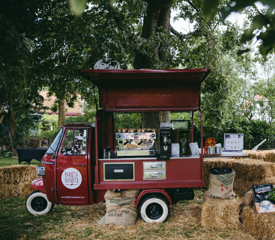 Tuktuk koffiekar huren? Een unieke mobiele koffiebar met barista op locatie